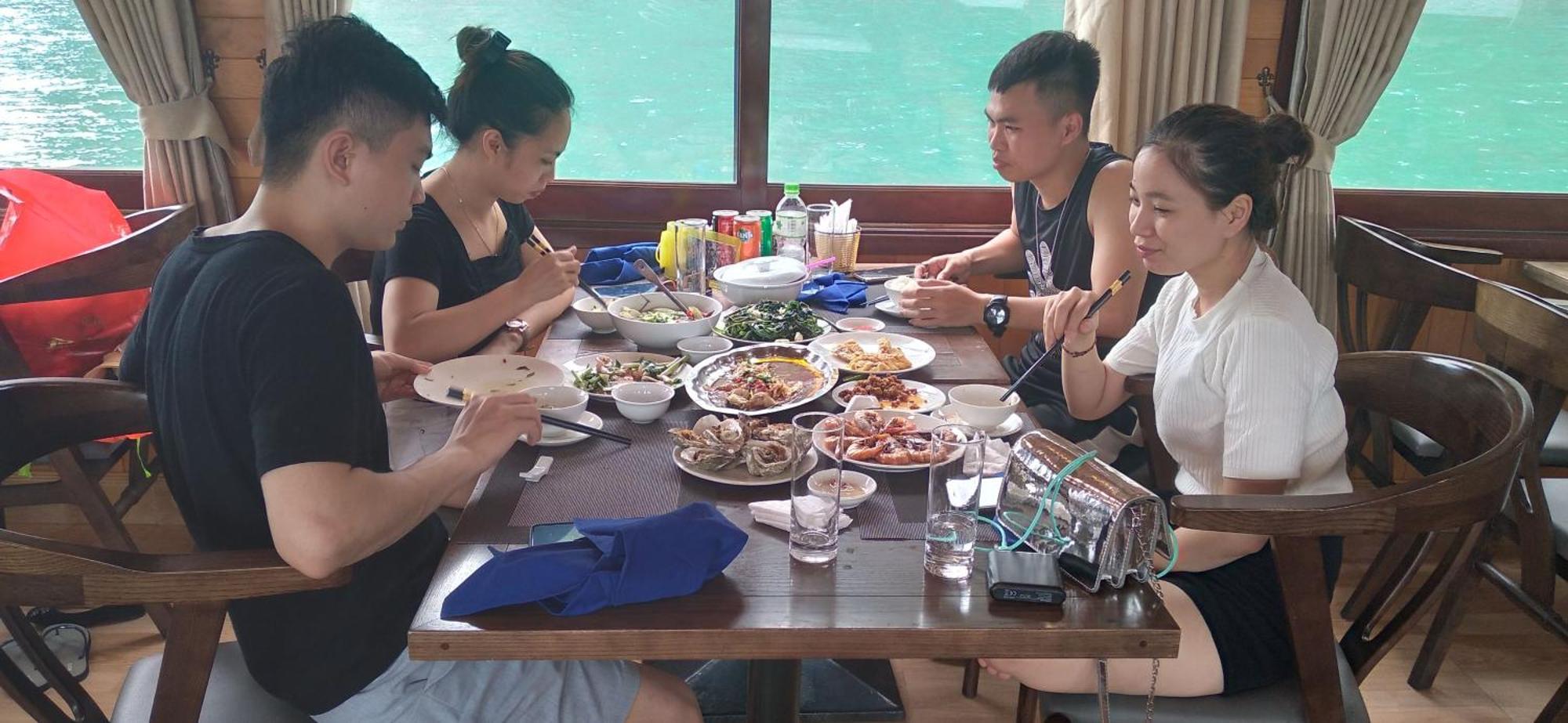 Cat Ba Victory Hostel Dong Khe Sau Екстериор снимка