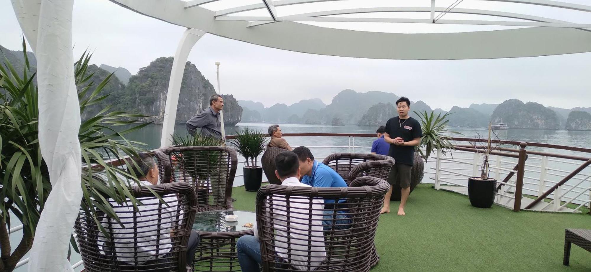 Cat Ba Victory Hostel Dong Khe Sau Екстериор снимка