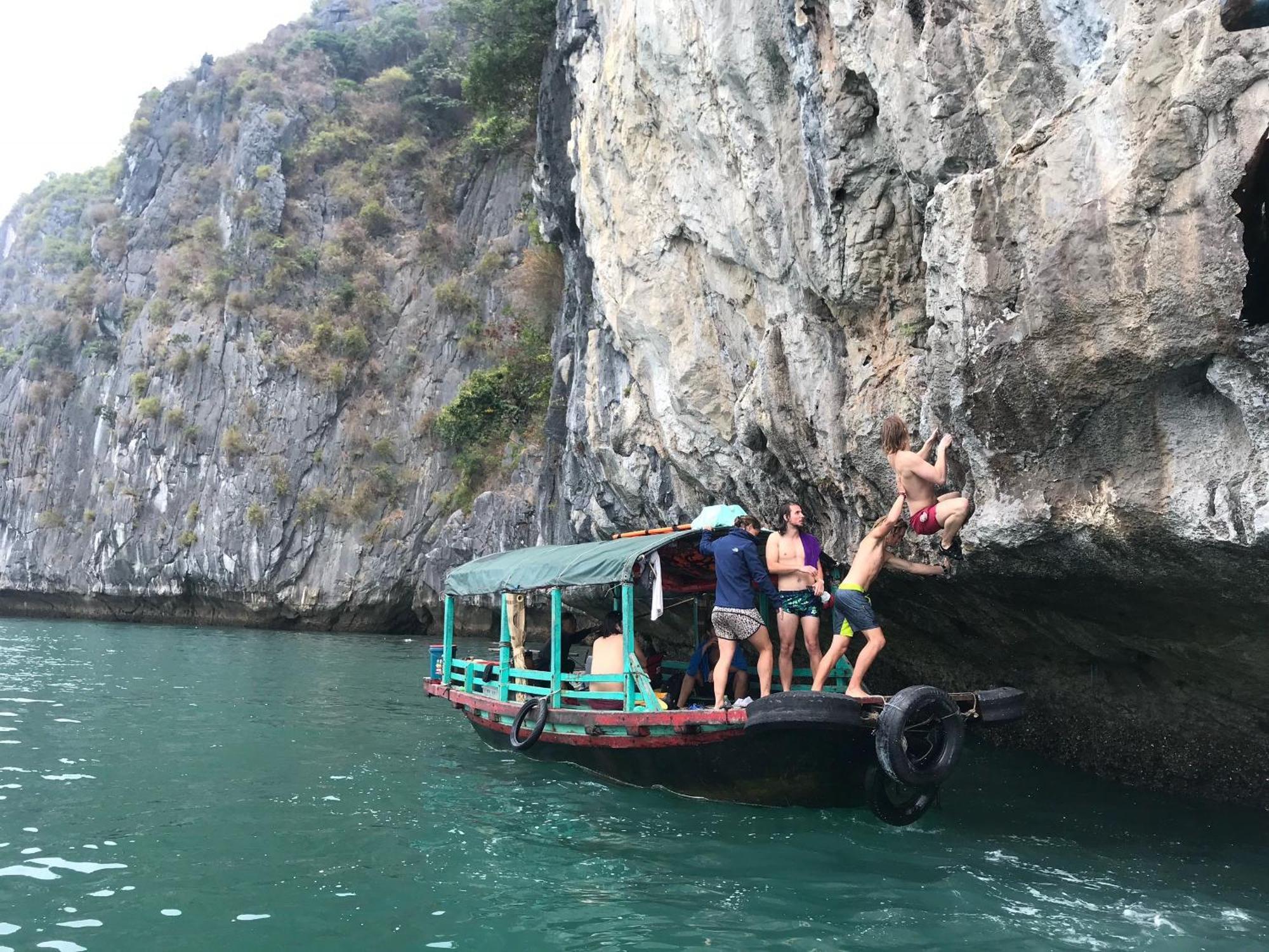 Cat Ba Victory Hostel Dong Khe Sau Екстериор снимка