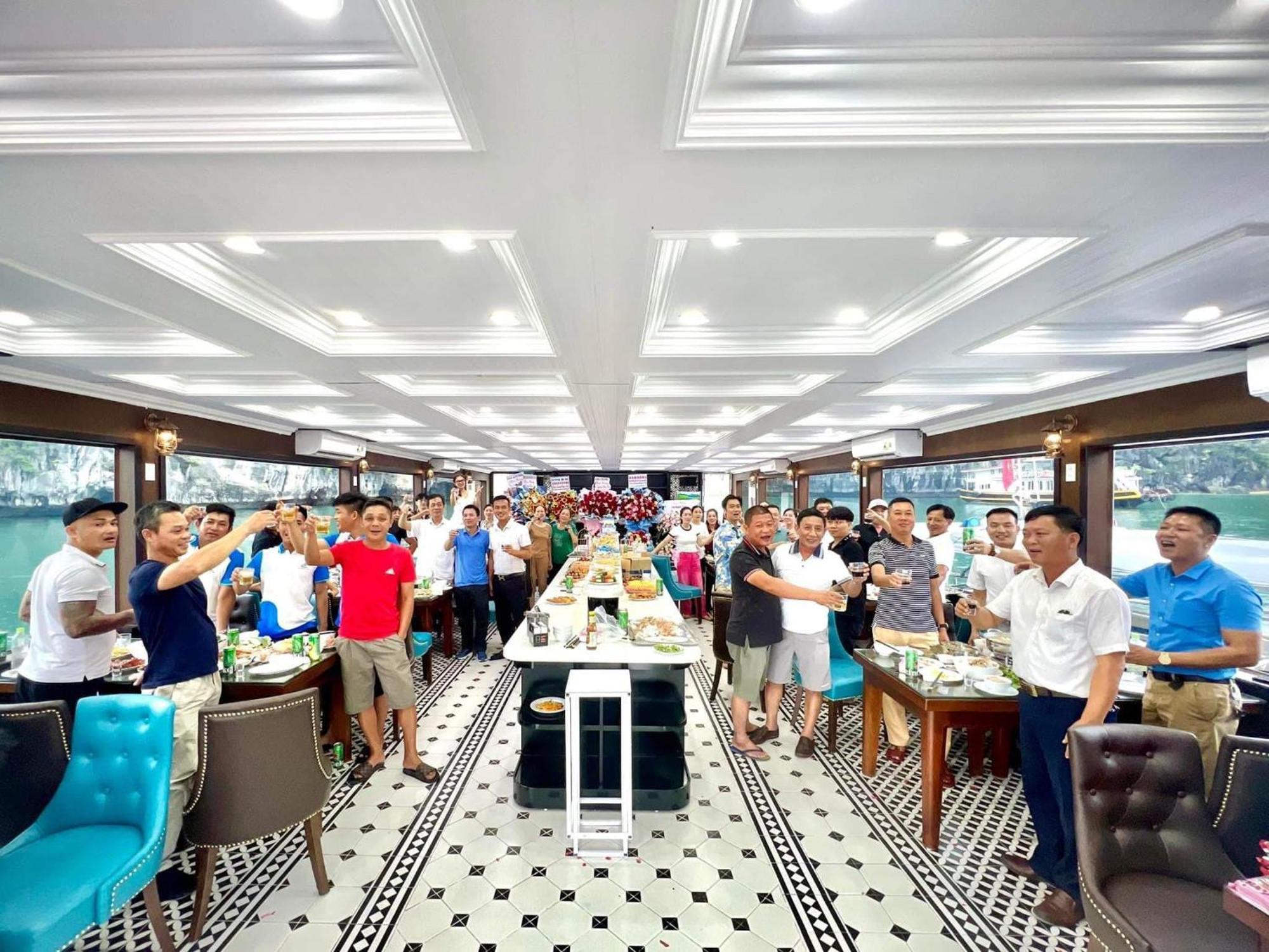 Cat Ba Victory Hostel Dong Khe Sau Екстериор снимка